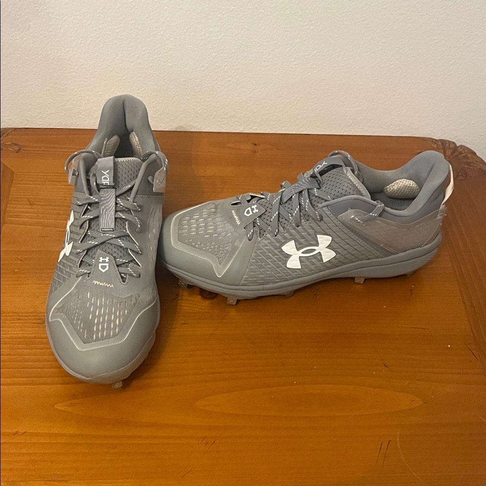Men's Under Armour yard low baseball cleats size 12